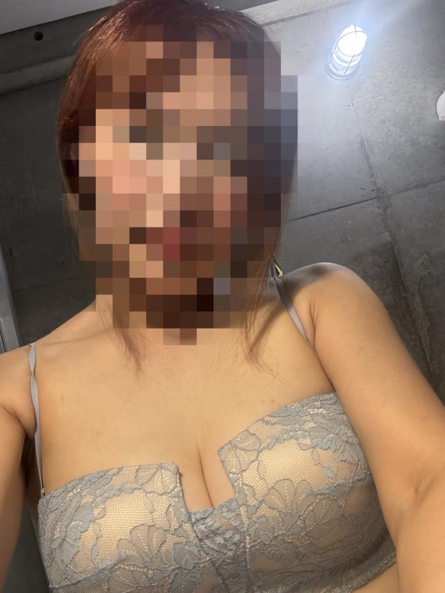 新人かなえプロフィール写真