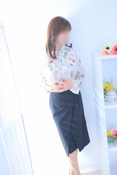 つばき(清楚スレンダー美人新人プロフィール写真