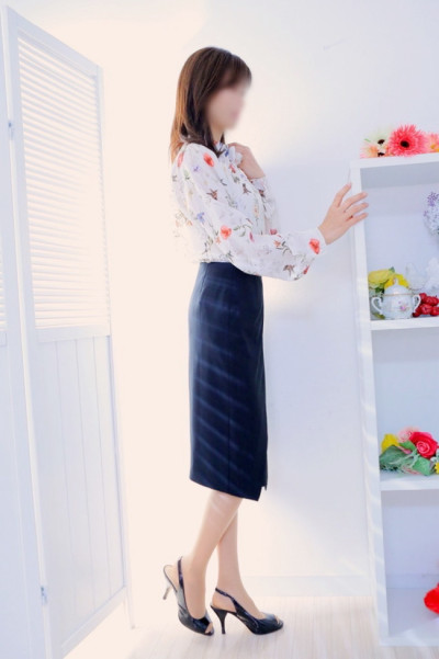 つばき(清楚スレンダー美人新人プロフィール写真